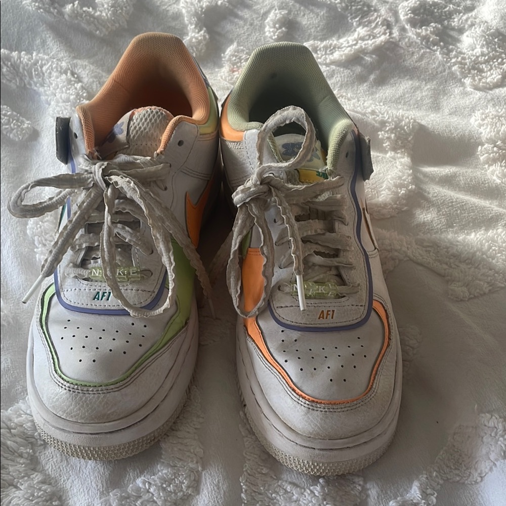 Nike White and Orange Retro-Inspired Sneakers
